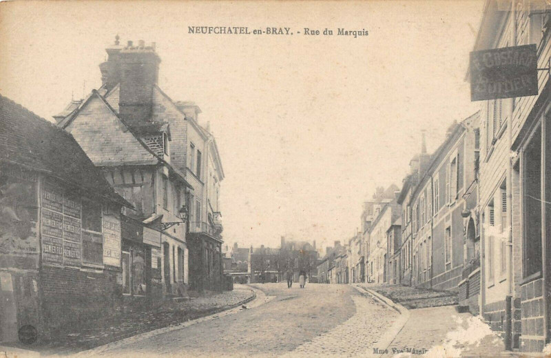 Carte postale ancienne Neufchatel En Bray Rue Du Maquis à Eu