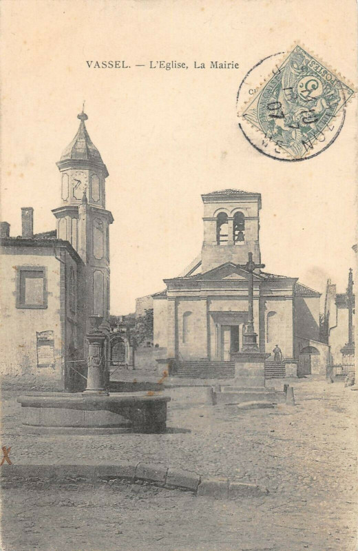 Carte postale ancienne Vassel Eglise Mairie à Vassel
