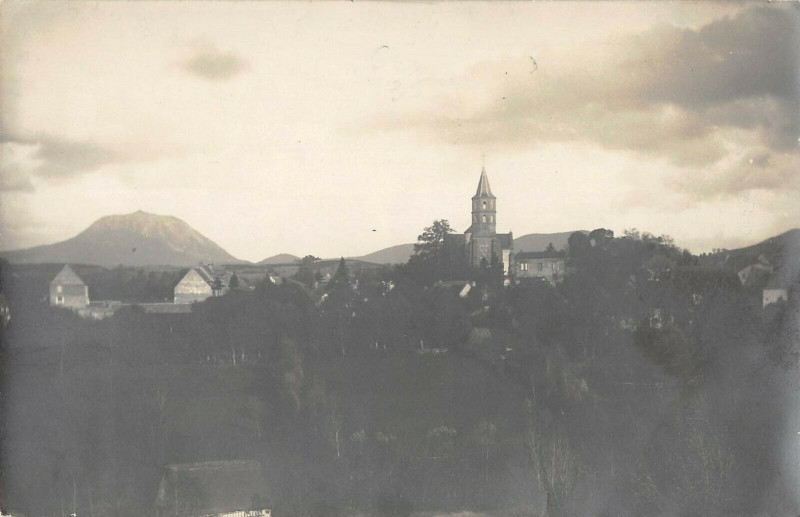 Carte postale ancienne Carte Photo Du Village D'Orcines à Orcines