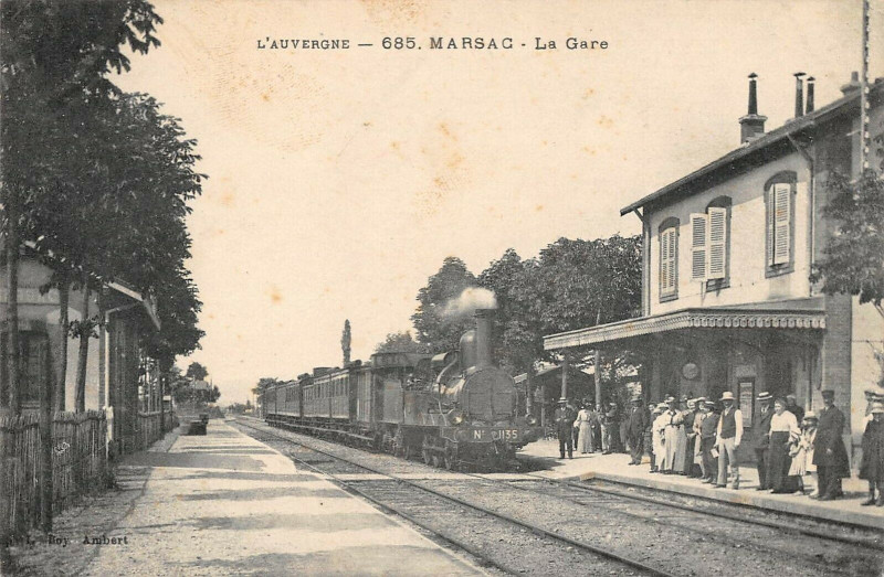 Carte postale ancienne Marsac La Gare (Train