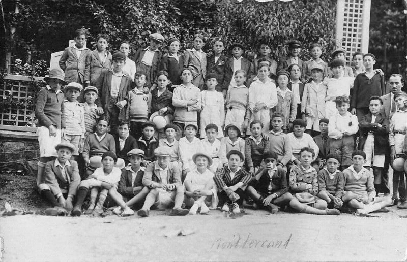 Carte postale ancienne Carte Photo Montferrand Annee Scolaire 1930 31 Groupe Michelet