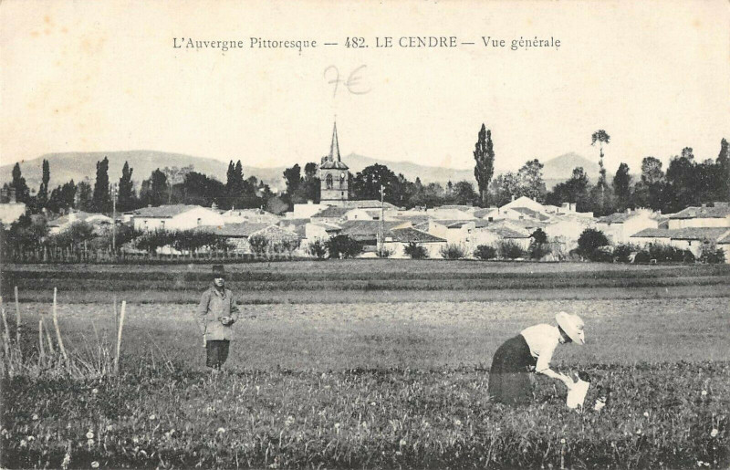 Carte postale ancienne Le Cendre Vue Generale au Cendre