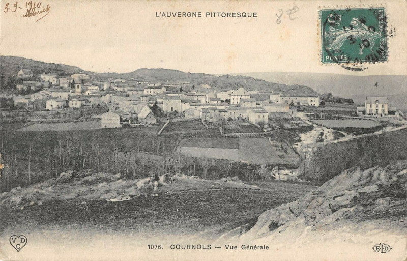 Carte postale ancienne Cournols Vue Generale à Cournols