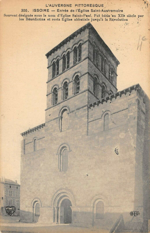 Carte postale ancienne Issoire Entree De L'Eglise St Austremoire à Issoire