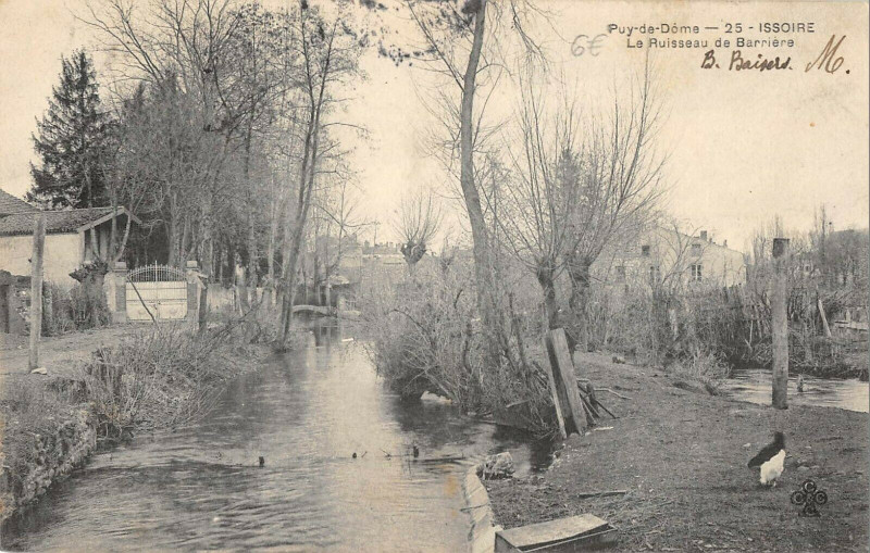 Carte postale ancienne Issoire Le Ruisseau De Barriere à Issoire