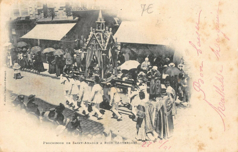 Carte postale ancienne Riom Procession De Saint Amable à Riom