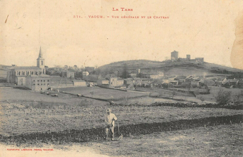 Carte postale ancienne Vaour Vue Generale Et Chateau à Vaour
