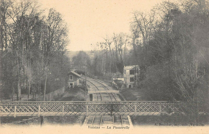 Carte postale ancienne Voisins La Passerelle