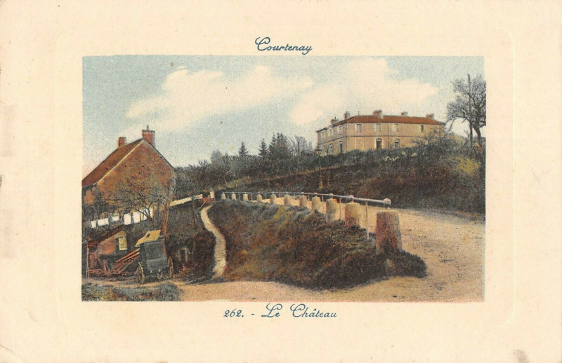 Carte postale ancienne Courtenay Le Chateau à Courtenay
