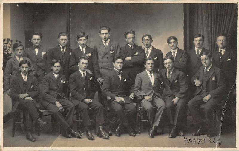 Carte postale ancienne Rodez Carte Photo Certainement Ecole Normale (photograhie Massol à Rodez
