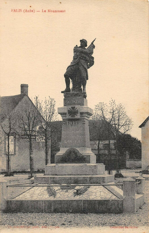 Carte postale ancienne Palis Le Monument (cliché rare