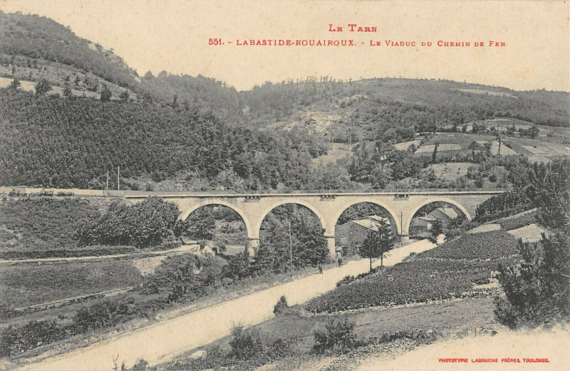 Carte postale ancienne Labastide Rouairoux Le Viaduc Du Chemin De Fer à Rouairoux