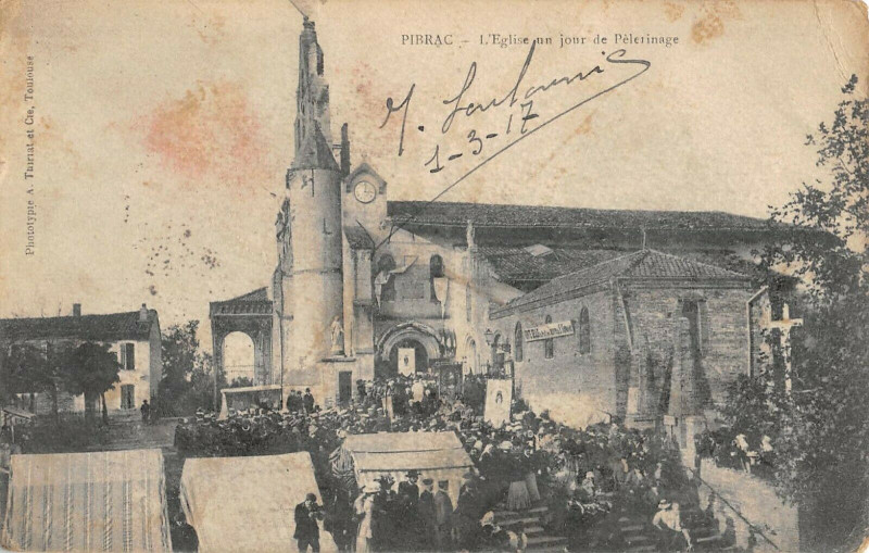 Carte postale ancienne Pibrac L'Eglise Un Jour De Pelerinage à Pibrac