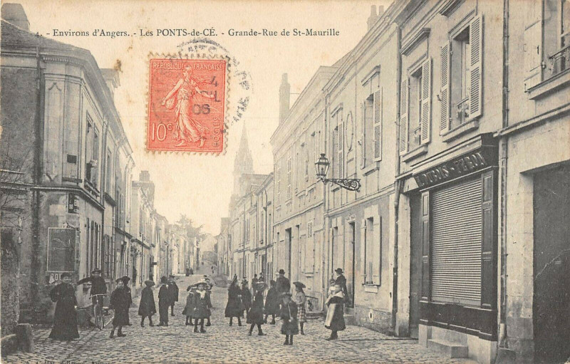 Carte postale ancienne Env.angers Les Ponts De Ce Grande Rue De Saint Maurille à Angers