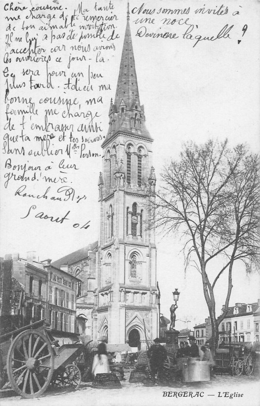 Carte postale ancienne Bergerac Eglise marché à Bergerac