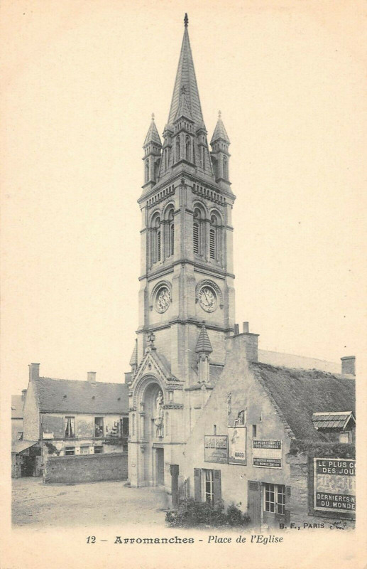 Carte postale ancienne Arromanches Place De L'Eglise