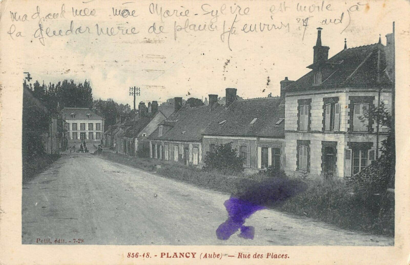 Carte postale ancienne Plancy Rue Des Places