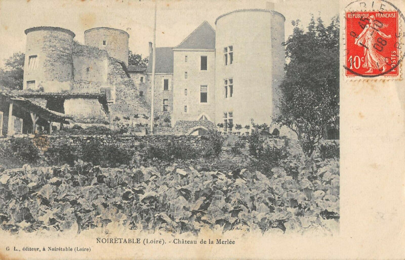 Carte postale ancienne Noiretable Chateau De La Merlee à Noirétable