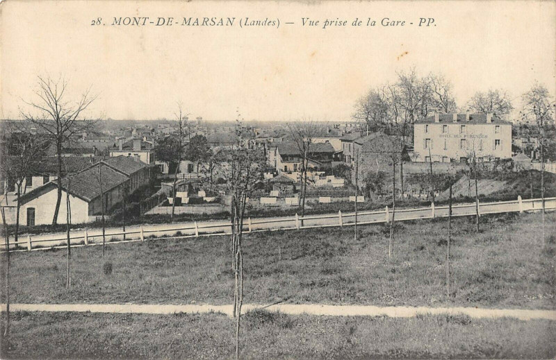 Carte postale ancienne Mont De Marsan Vue Prise De La Gare à Mont-de-Marsan