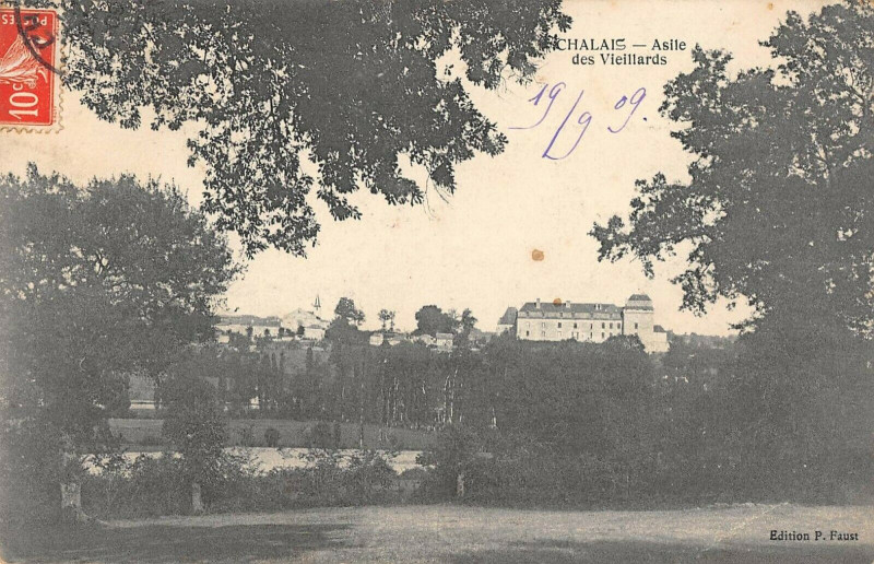Carte postale ancienne Chalais Asile Des Vieillards à Chalais