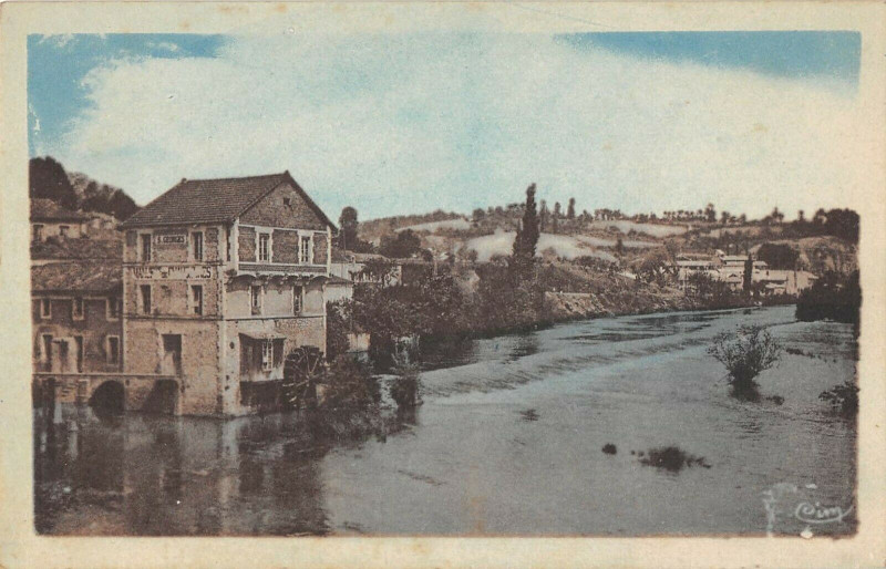 Carte postale ancienne Saint Astier Le Barrage à Saint-Astier