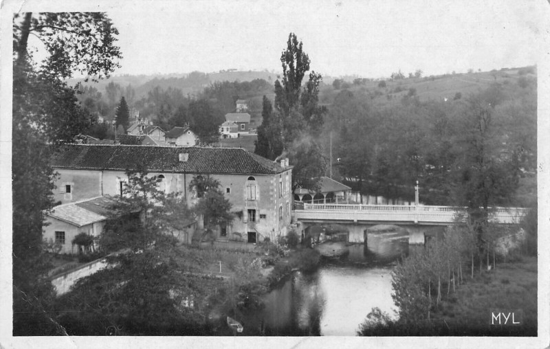 Carte postale ancienne Saint Parloux La Riviere