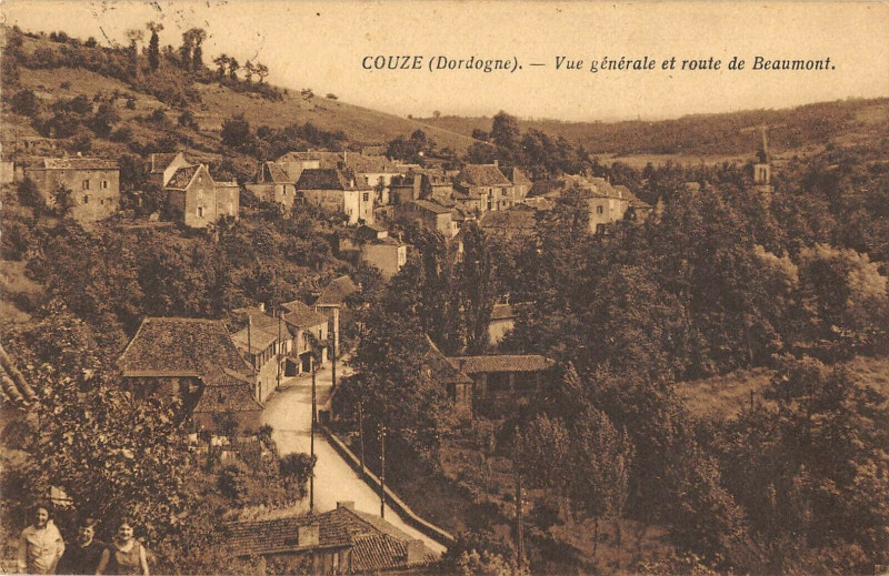 Carte postale ancienne Couze Vue Generale Et Route De Beaumont