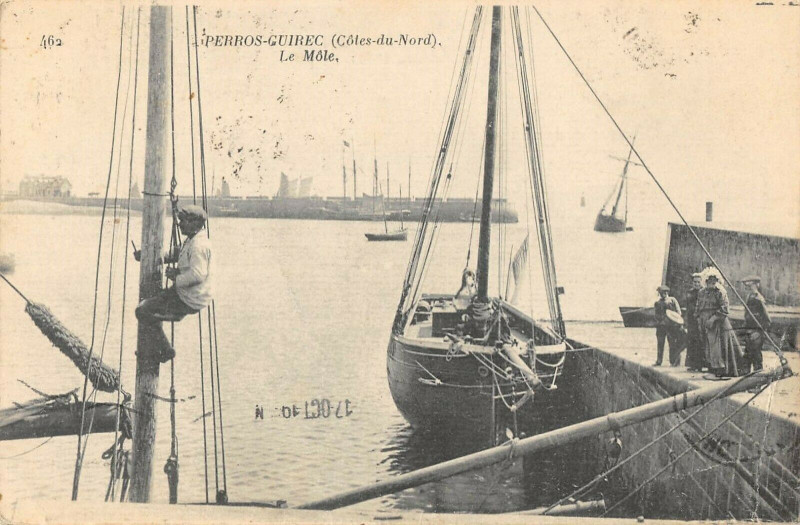 Carte postale ancienne Perros Guirec Le Mole à Perros-Guirec