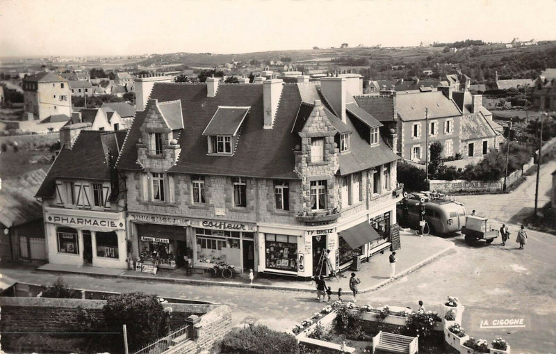 Carte postale ancienne Trebeurden Vue Prise De L'Hotel Bellevue à Trébeurden
