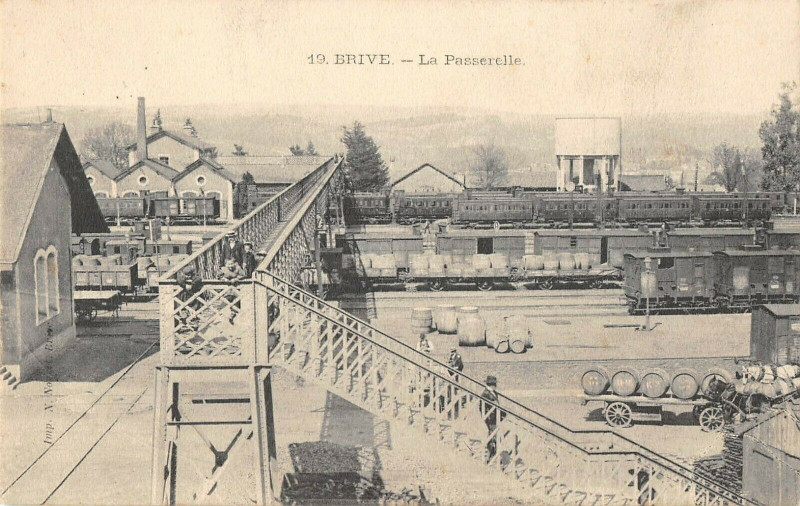 Carte postale ancienne Brive La Passerelle (train