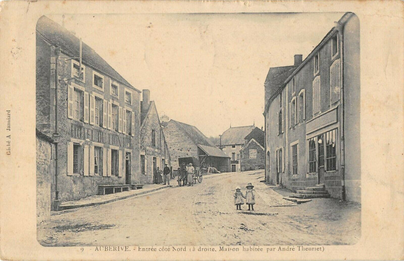 Carte postale ancienne Auberive Entree Cote Nord à Auberive