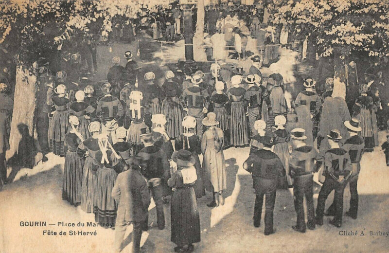 Carte postale ancienne Gourin Place Du Martroy Fete De Saint Herve (cliché rare à Gourin