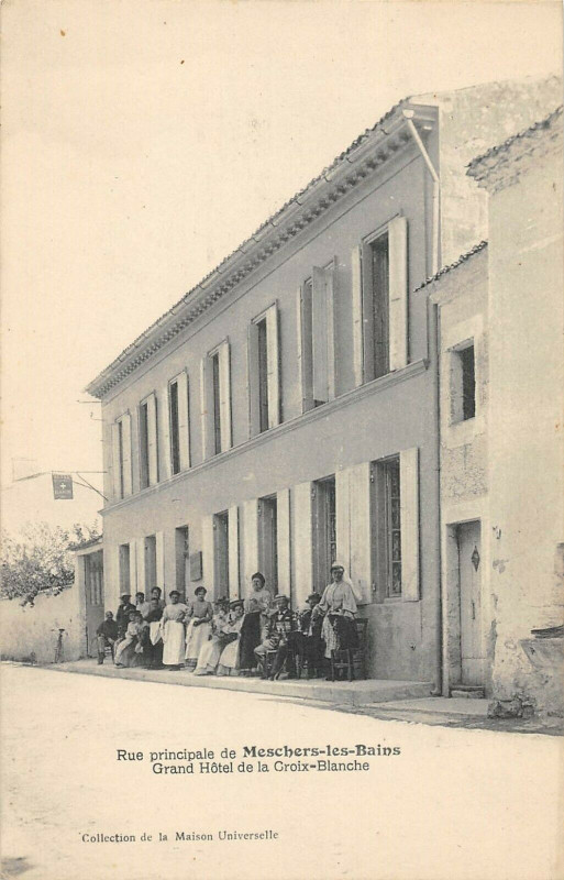 Carte postale ancienne Rue Principale De Meschers Grand Hotel De La Croix Blanche