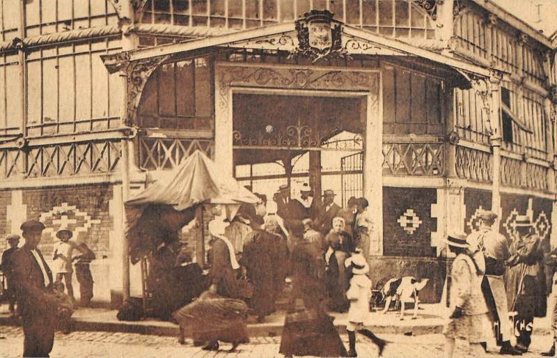 Carte postale ancienne Marche Couvert De Marans à Marans