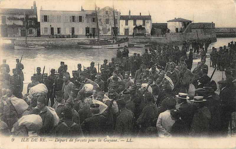 Carte postale ancienne Ile De Re Depart De Forcats Pour La Guyane