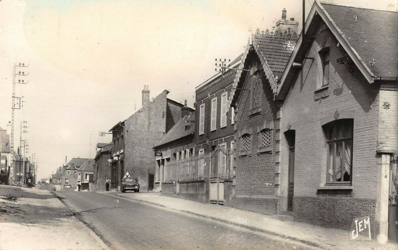 Carte postale ancienne Maretz Rue Marechal Gallieni à Maretz
