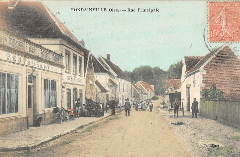 Carte postale ancienne Hondainville Rue Principale à Hondainville