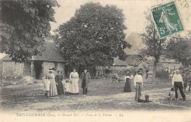 Carte postale ancienne Saint Germer Grand Pre Cour De La Ferme