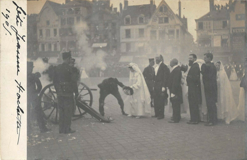 Carte postale ancienne Carte Photo Beauvais Fete De Jeanne Hachette 1905 à Beauvais