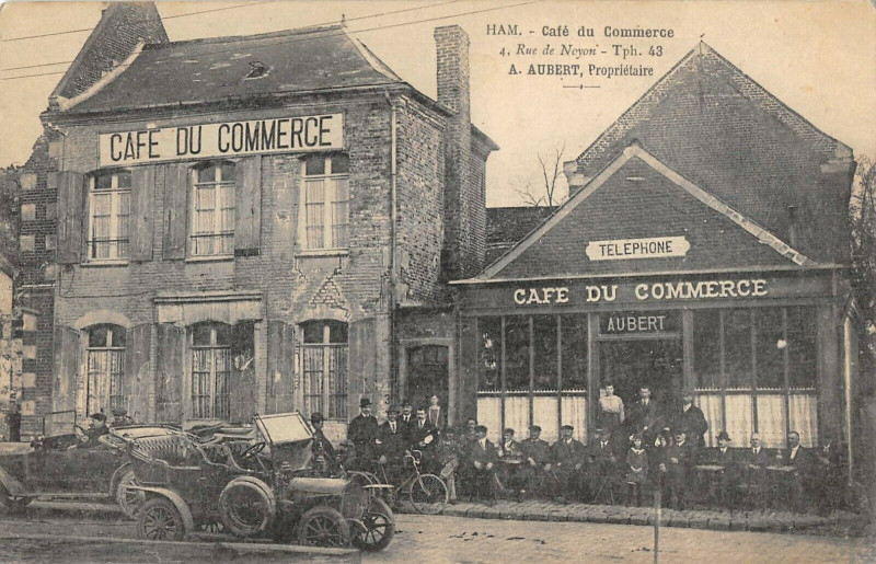 Carte postale ancienne Café du Commerce à Ham