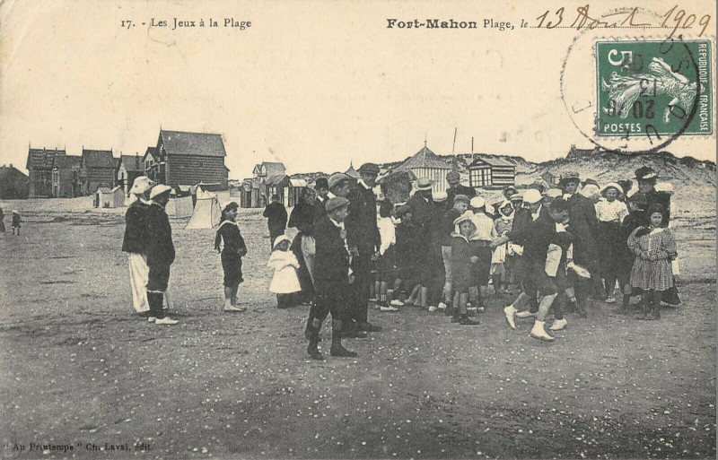 Carte postale ancienne Fort Mahon Plage Les Jeux A La Plage à Fort-Mahon-Plage