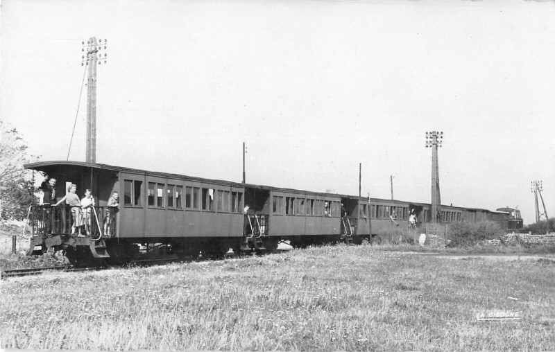 Carte postale ancienne Cayeux Le Petit Train à Y