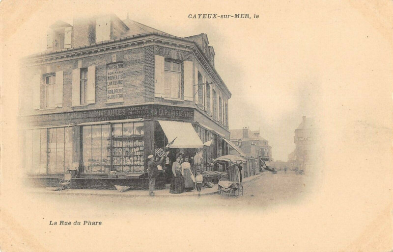Carte postale ancienne Cayeux Sur Mer La Rue Du Phare à Rue