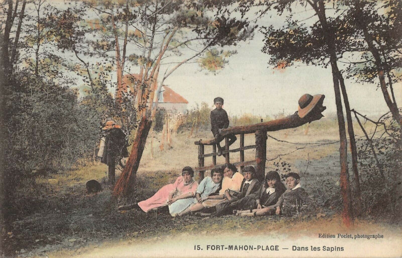 Carte postale ancienne Fort Mahon Plage Dans Les Sapins à Fort-Mahon-Plage