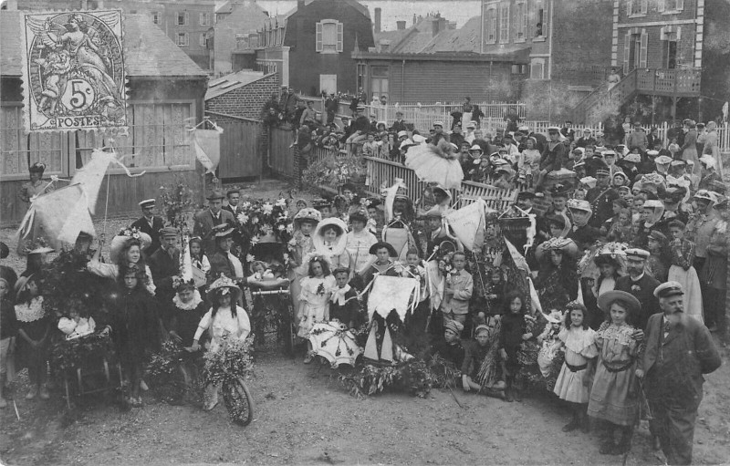 Carte postale ancienne Cayeux Sur Mer Carte Photo Certainement Fete Cavalcade 1907 à Cayeux-sur-Mer