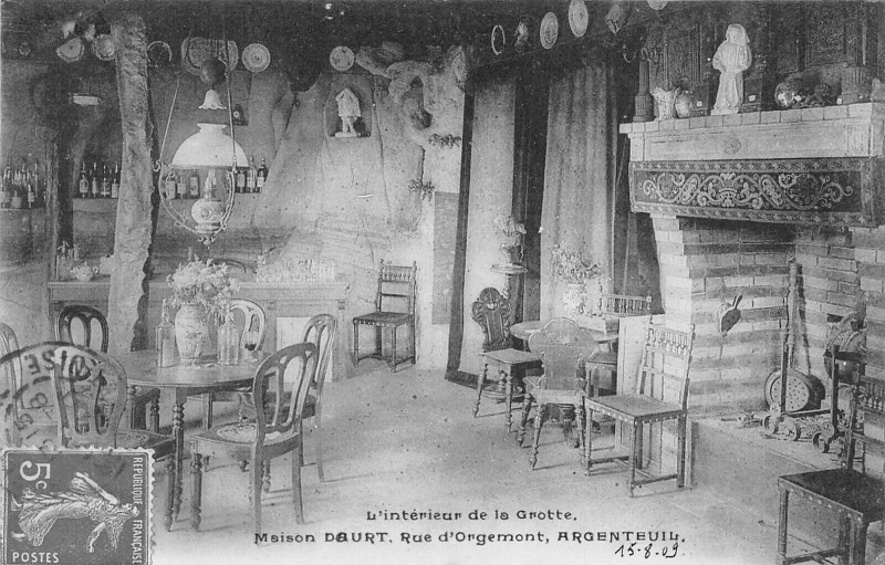 Carte postale ancienne Argenteuil Maison Dourt Interieur De La Grotte Rue D'Orgemont à Argenteuil