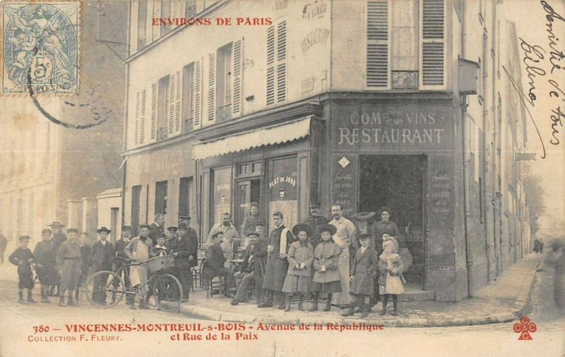 Carte postale ancienne Vincennes Montreuil Sous Bois Avenue De La Republique Et Rue De La Paix à Montreuil
