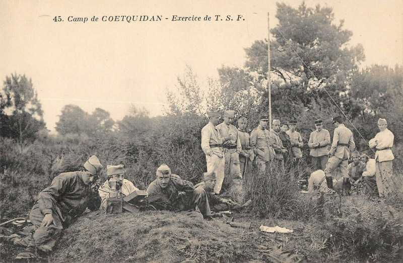 Carte postale ancienne Camp De Coetquidan Exercice T.S.F.
