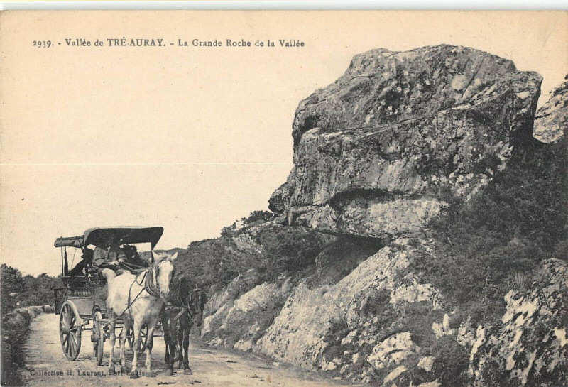 Carte postale ancienne Vallee De Tre Auray La Grande Roche De La Vallee à Auray