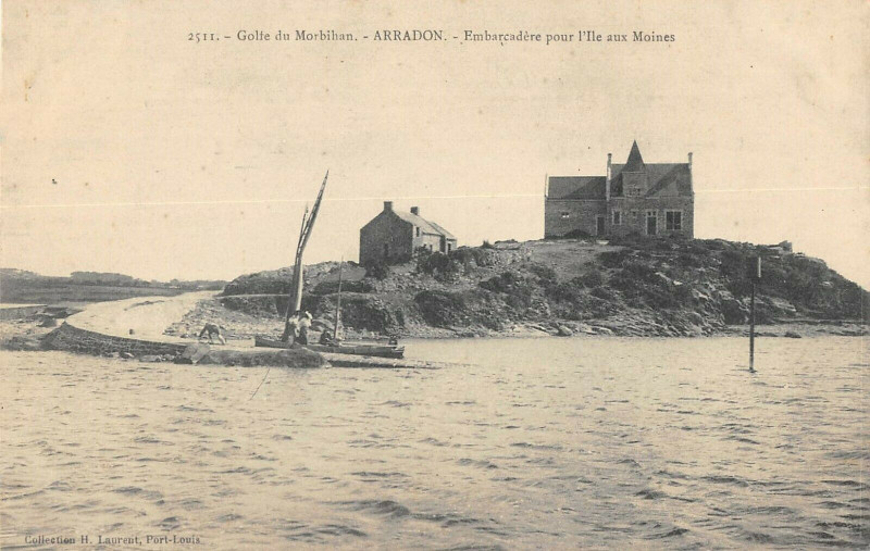 Carte postale ancienne Arradon Embarcadere Pour L'Ile Aux Moines à Arradon
